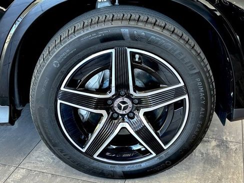 Used 2025 Mercedes-Benz GLC 300 image 33