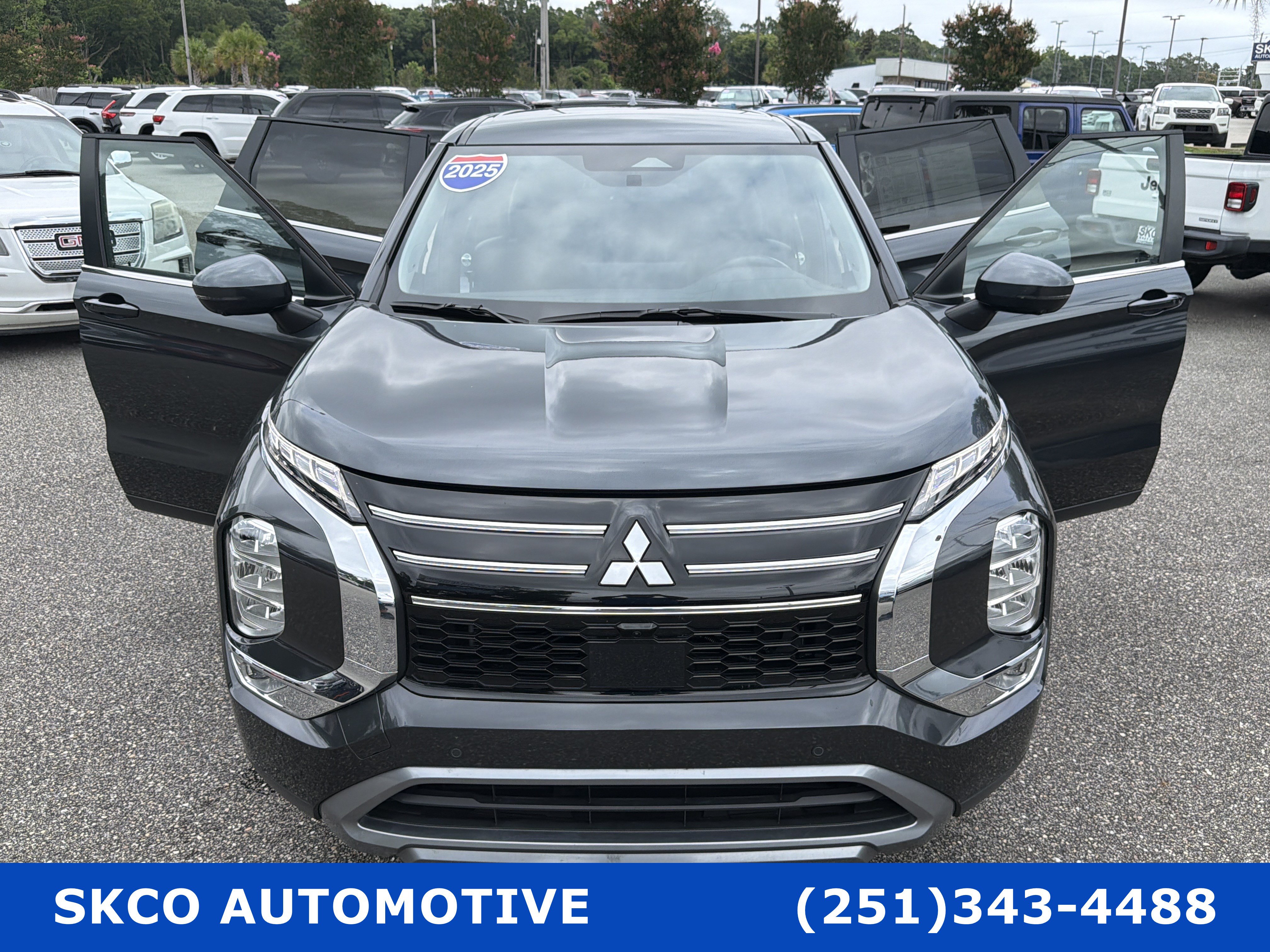 Used 2025 Mitsubishi Outlander SE FWD image 34