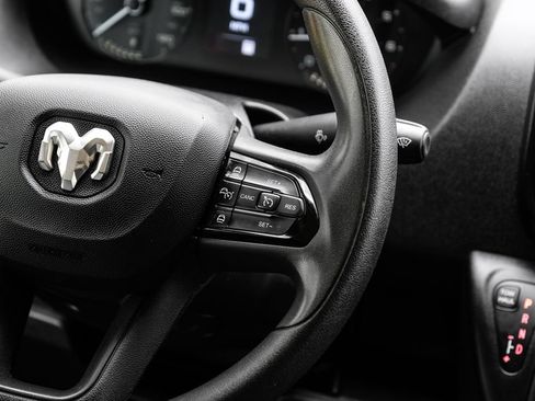 Used 2025 RAM ProMaster 2500 w/ Convenience Group FWD image 14