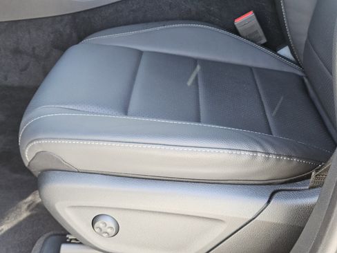 Certified 2025 Mercedes-Benz GLE 450 4MATIC image 25