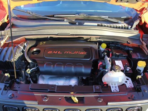 Used 2018 Jeep Renegade Altitude image 53