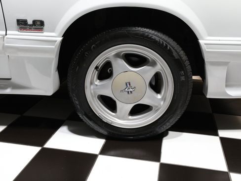 Used 1992 Ford Mustang GT RWD image 34