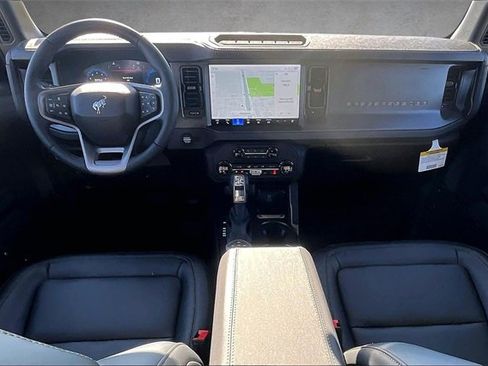New 2025 Ford Bronco Badlands image 4