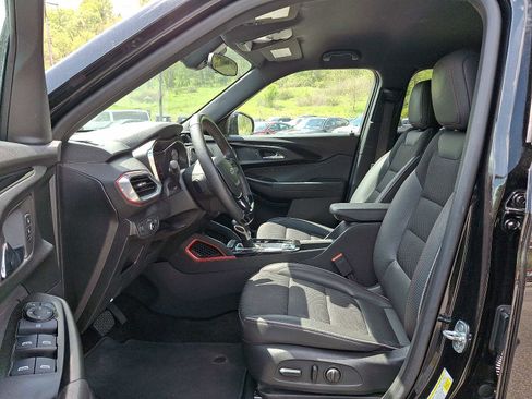 Used 2023 Chevrolet TrailBlazer RS FWD image 13