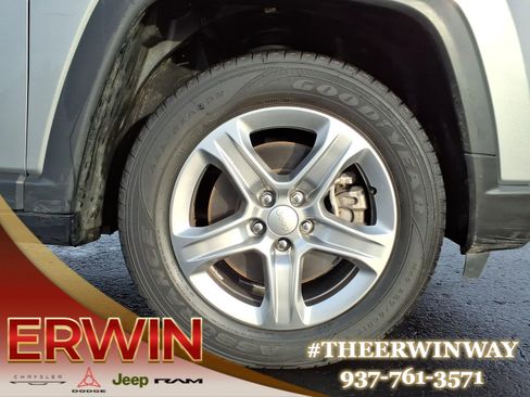 Certified 2024 Jeep Compass Latitude w/ Altitude Special Edition image 10