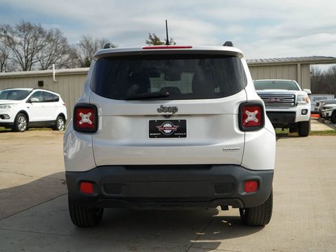 Used 2017 Jeep Renegade Latitude image 13