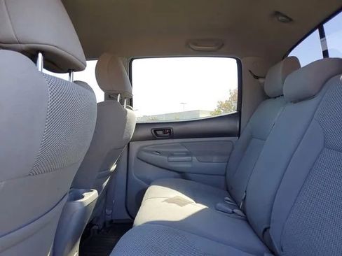 Used 2011 Toyota Tacoma PreRunner image 12