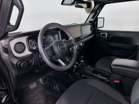 Used 2024 Jeep Wrangler Unlimited Sport AWD/4WD image 15