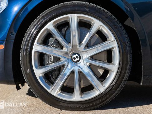 Used 2020 Bentley Flying Spur W12 image 10