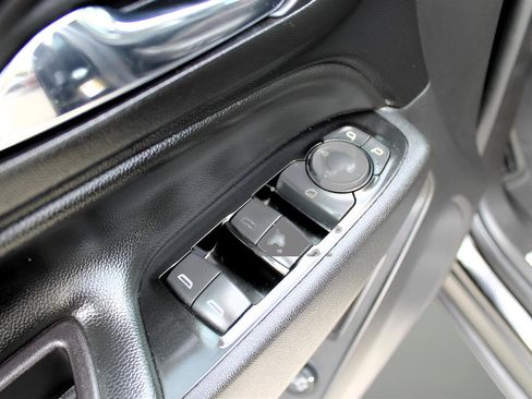 Used 2022 Chevrolet Equinox Premier image 13