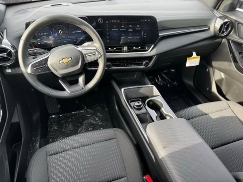 New 2026 Chevrolet Equinox LT image 8