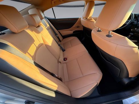 Used 2025 Lexus ES 350 w/ Premium Package FWD image 17