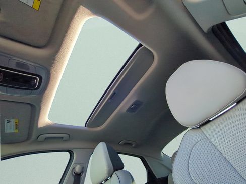 Used 2023 Hyundai Elantra Limited FWD image 16