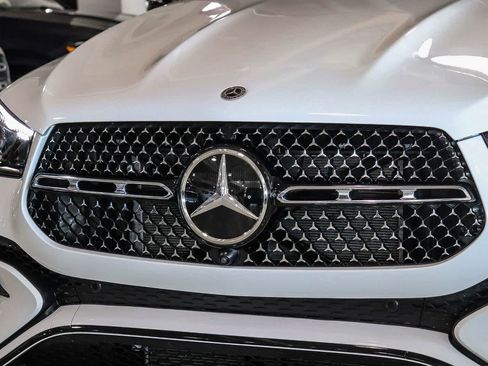 Certified 2025 Mercedes-Benz GLE 450e 4MATIC image 8