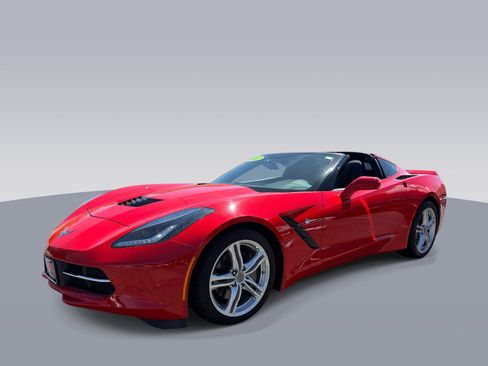 Used 2017 Chevrolet Corvette Stingray Coupe w/ 1LT RWD image 4