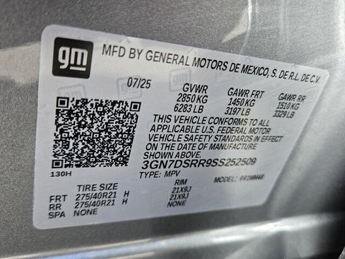 New 2025 Chevrolet Equinox EV RS image 18