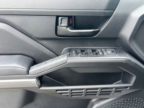 New 2026 Toyota Tacoma SR5 AWD/4WD image 17