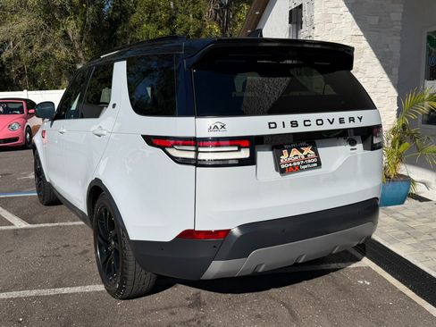 Used 2019 Land Rover Discovery SE image 13