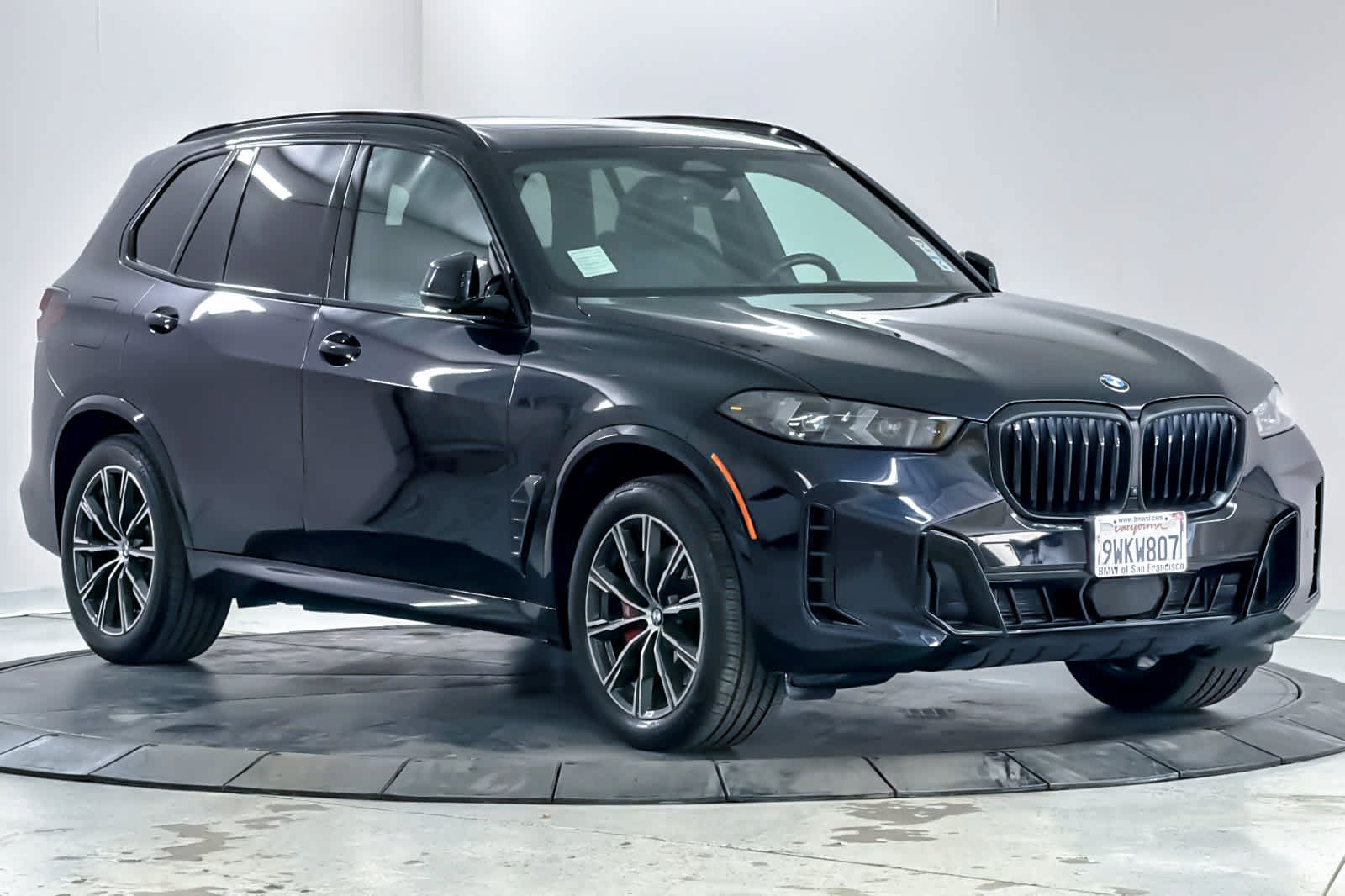 Used 2024 BMW X5 xDrive40i w/ M Sport Package AWD/4WD image 9