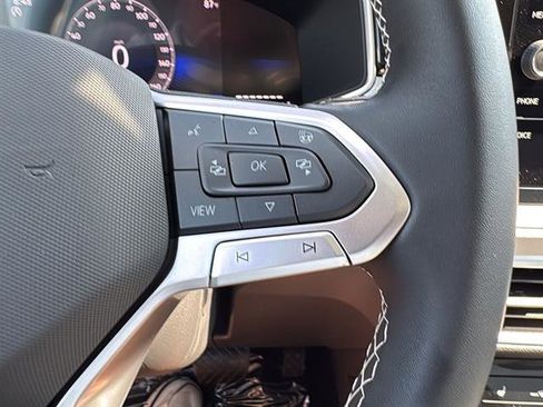 New 2025 Volkswagen Taos SE image 18