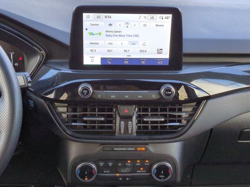 Used 2024 Ford Escape ST-Line image 18