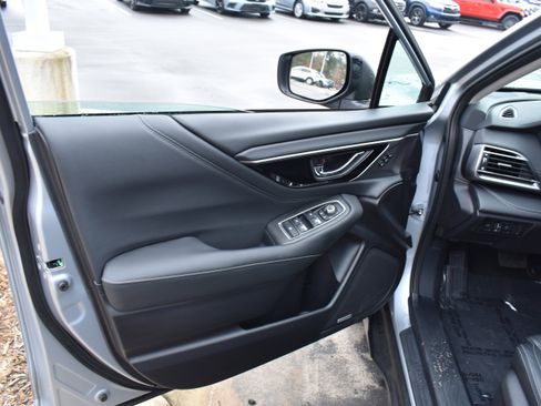 Used 2023 Subaru Outback Limited image 22