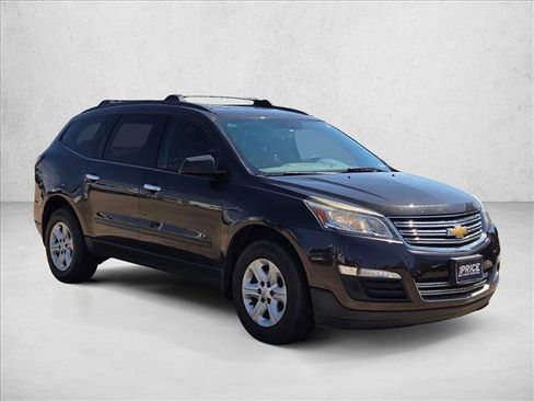 Used 2017 Chevrolet Traverse LS FWD image 3