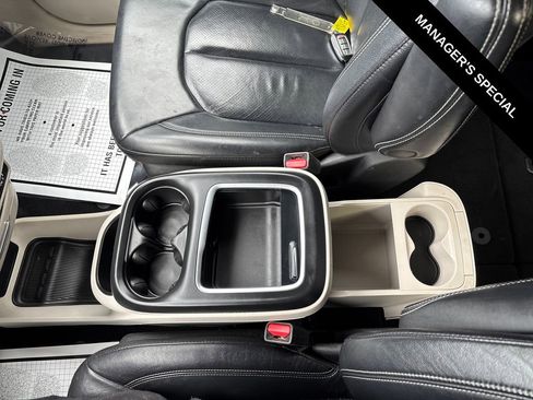 Used 2022 Chrysler Pacifica Touring-L FWD image 26