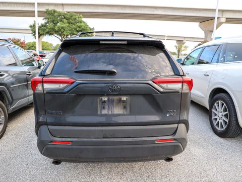 Used 2025 Toyota RAV4 XLE w/ Convenience Package AWD/4WD image 9