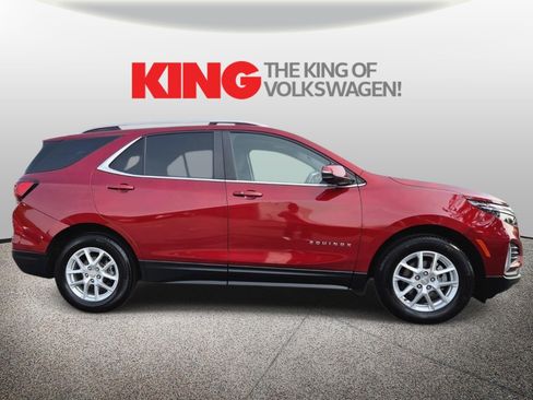 Used 2023 Chevrolet Equinox LT FWD image 2