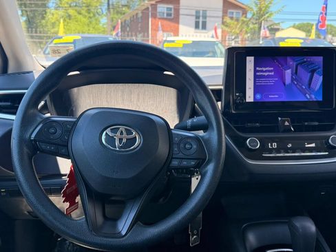 Used 2023 Toyota Corolla LE FWD image 18