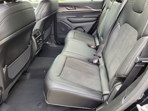 New 2026 Jeep Grand Cherokee Altitude AWD/4WD image 5