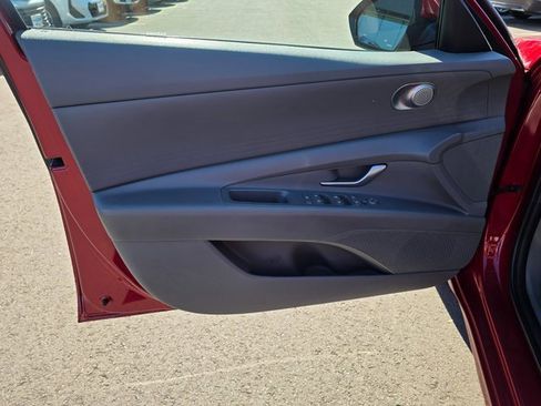 Used 2023 Hyundai Elantra SEL w/ Cargo Package image 17