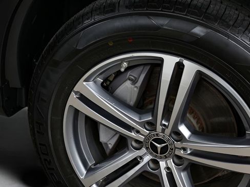 Used 2022 Mercedes-Benz GLC 300 4MATIC image 11