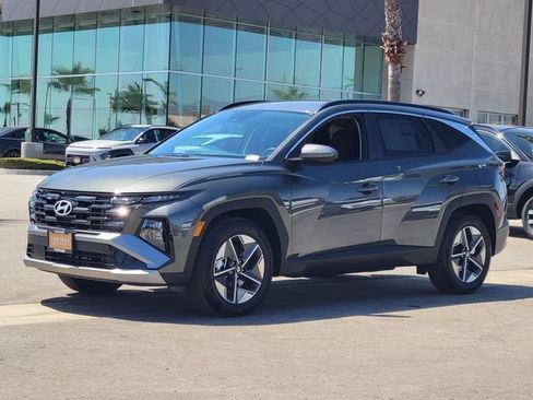 New 2026 Hyundai Tucson SEL FWD image 2
