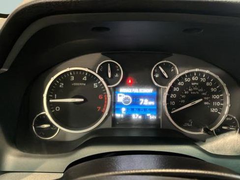 Used 2016 Toyota Tundra SR5 w/ SR5 Upgrade Package AWD/4WD image 20