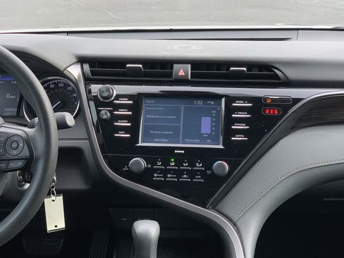 Used 2020 Toyota Camry LE image 31