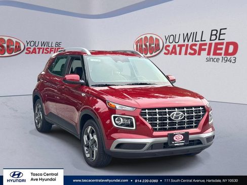 Certified 2024 Hyundai Venue Limited FWD image 1