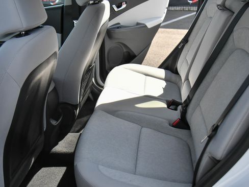 Used 2023 Hyundai Kona SE image 33