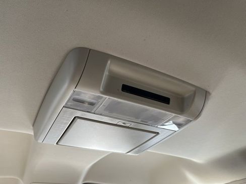 Used 2014 Chevrolet Silverado 2500 LTZ w/ LTZ Plus Package image 33