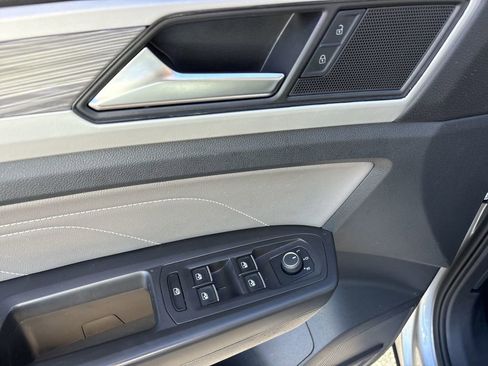 Used 2022 Volkswagen Atlas Cross Sport SE image 23