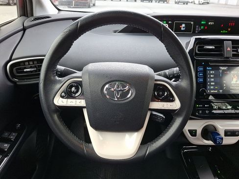 Used 2017 Toyota Prius Three image 19