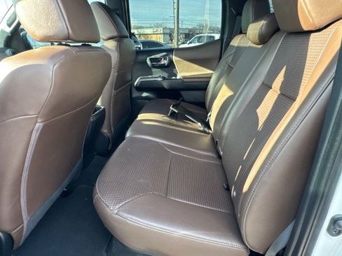 Used 2017 Toyota Tacoma Limited image 14
