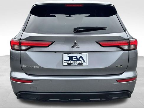 Used 2023 Mitsubishi Outlander SE Black Edition image 25