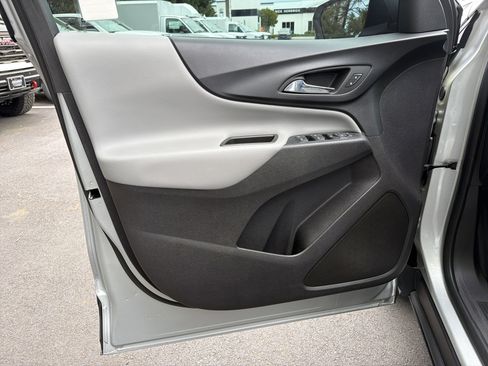 Used 2019 Chevrolet Equinox LS w/ LS Convenience Package image 14