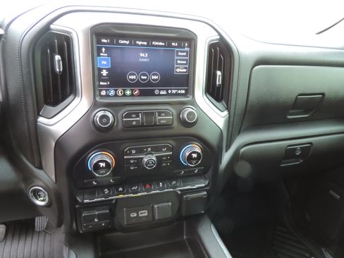 Used 2020 Chevrolet Silverado 1500 LT Trail Boss image 10