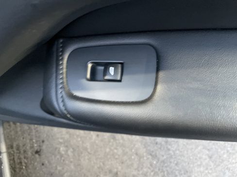 Used 2025 Volvo XC60 B5 Plus image 12