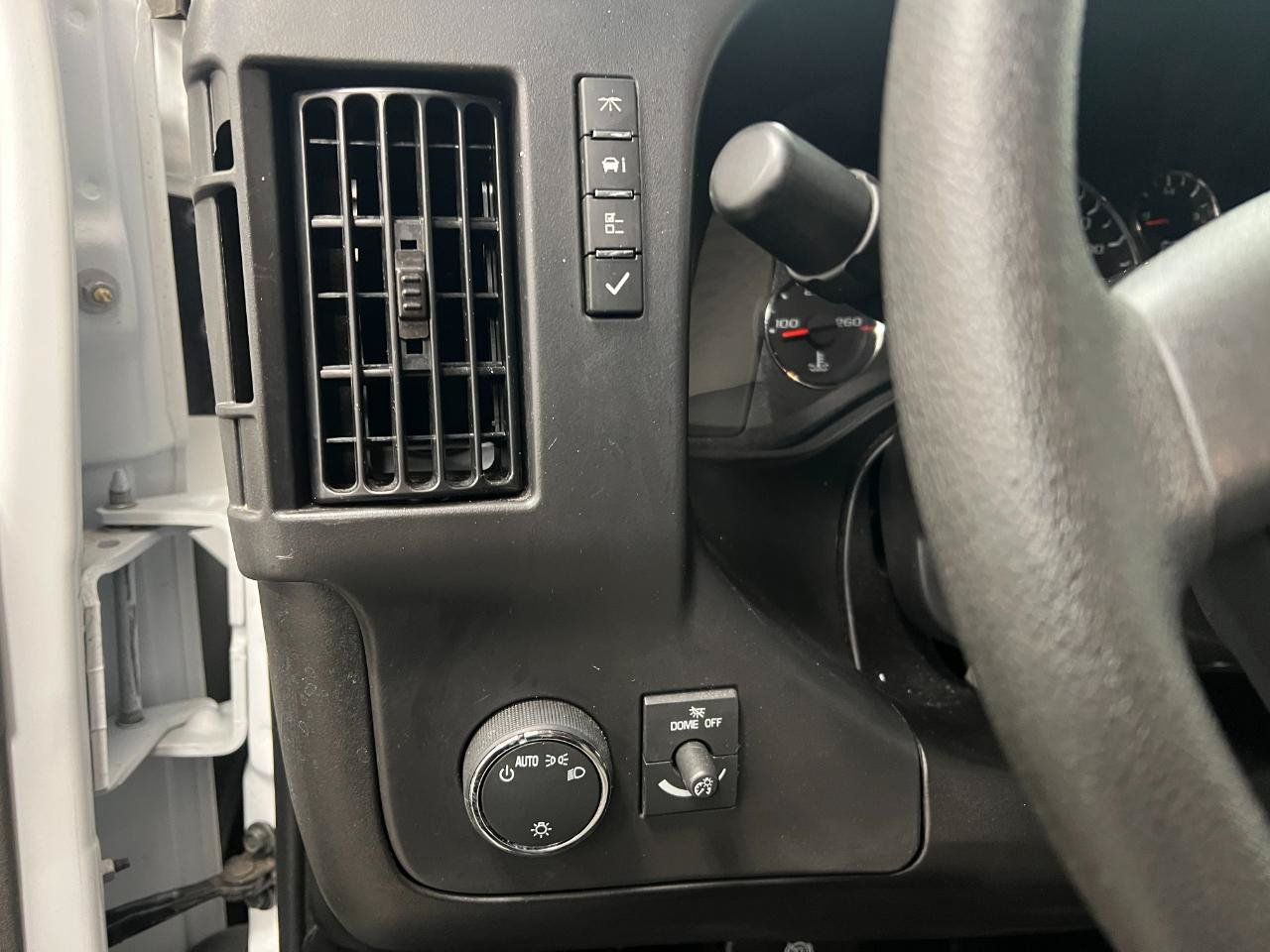 Used 2025 Chevrolet Express 3500 LT w/ LT Preferred Equipment Group RWD image 34