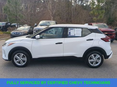 Used 2022 Nissan Kicks S image 8