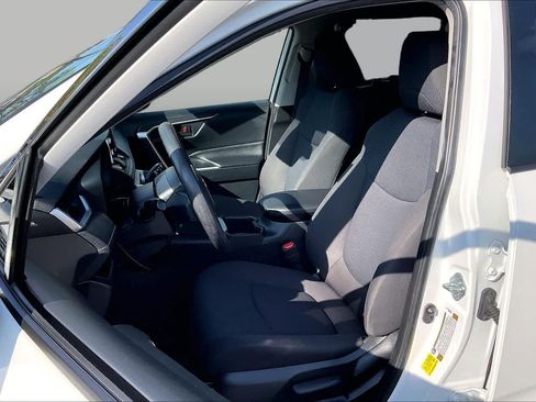 Used 2023 Toyota RAV4 LE FWD image 7